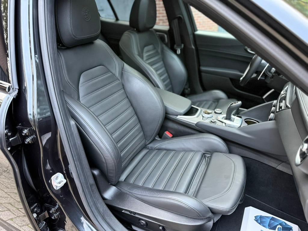 Leder, Suede, Alcantara